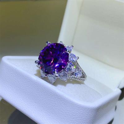Moissanite Flower Shape Ring - Thumbnail 4
