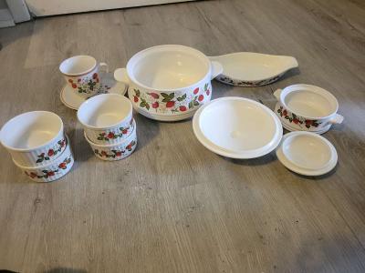 Vintage perfect condition Sheffield 11 pc Strawberries n cre - Thumbnail 3