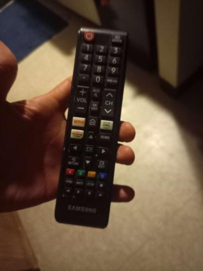 58 inch Samsung Smart TV 4K cash pickup only - Thumbnail 6