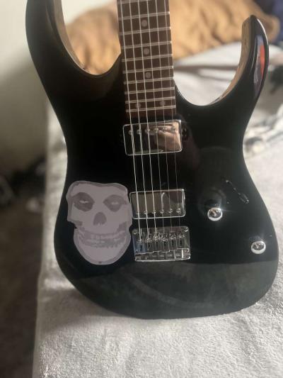 2 guitars for sale price reduced - Thumbnail 2