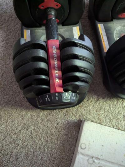 set of Bowflex dumbbells - Thumbnail 2