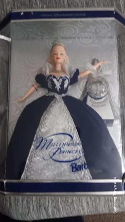 Happy holidays Vintage BARBIE SET have 43 more - Thumbnail 2