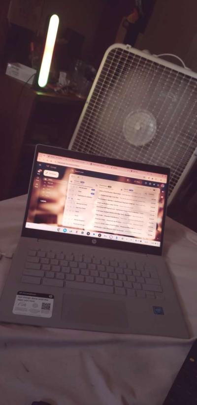 HP Chromebook - Thumbnail 2