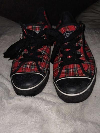 Red and black plaid sneakers by Gotta Flurt - Thumbnail 6