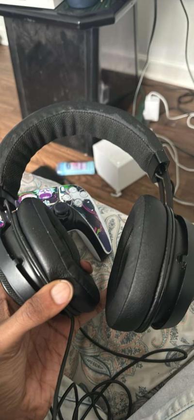 Headset - Thumbnail 2