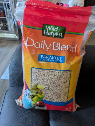 3 bird cages and a bag of 10lb food - Thumbnail 5