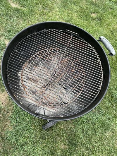 Weber 22 inch charcoal grill - Thumbnail 4