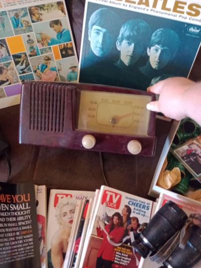 Antique 1950s GE AM Raido - Thumbnail 2