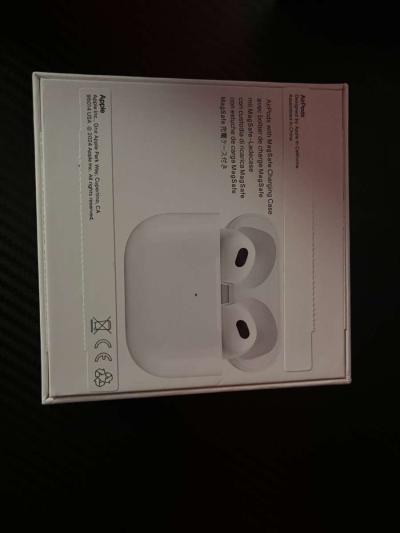 BEST PRICES AirPods Gen 3 - Thumbnail 3