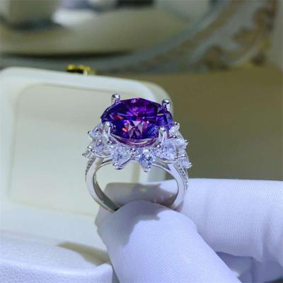 Moissanite Flower Shape Ring - Thumbnail 3