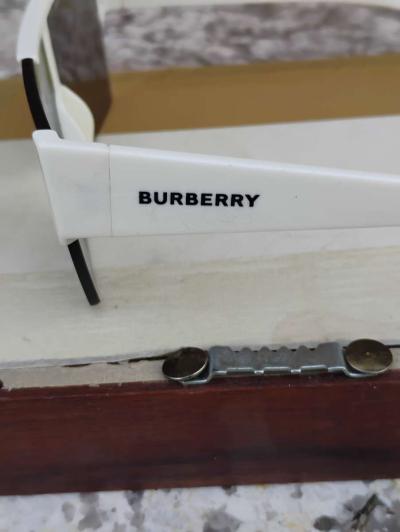 Burberry Sunglasses model 4291 - Thumbnail 3