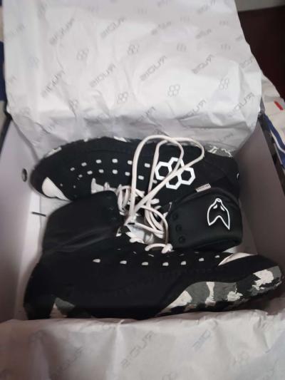 Rudis black and white sf tbilisi