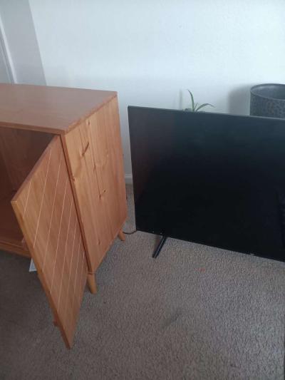 beautiful oak cabinet - Thumbnail 2