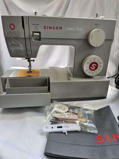 Swinger 4423 Heavy Duty Sewing Machine - Thumbnail 3