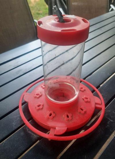 Four bird feeders - Thumbnail 2