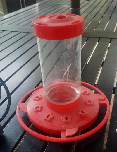 Four bird feeders - Thumbnail 4