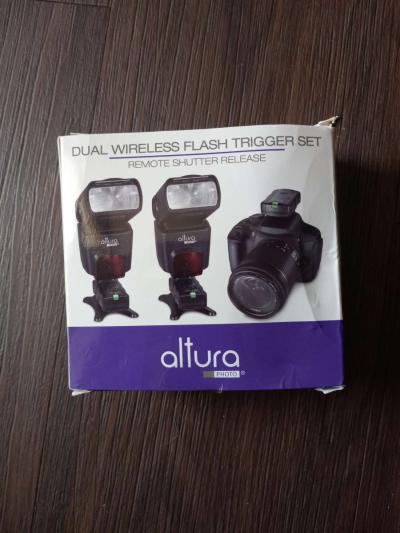 Dual Wireless Flash Trigger Set - Thumbnail 2