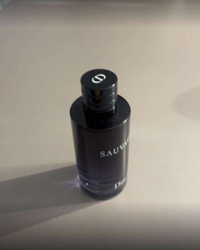 6 8 ounce Dior Sauvage - Thumbnail 3