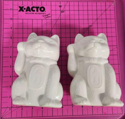 Two 14oz White Ceramic Japanese Maneki Neko Mugs - Thumbnail 3