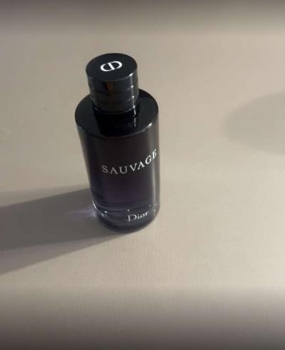6 8 ounce Dior Sauvage - Thumbnail 4