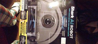 Shark AI Robot Vacuum R2001 - Thumbnail 2