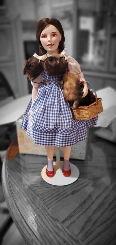 Franklin Mint Dorothy with Toto Porcelain Doll - Thumbnail 3