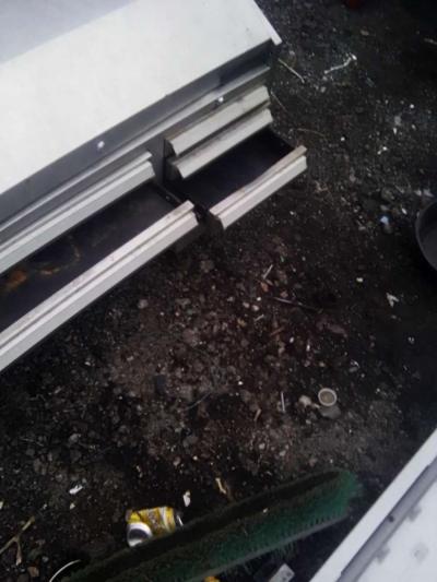 yard sale - Thumbnail 6