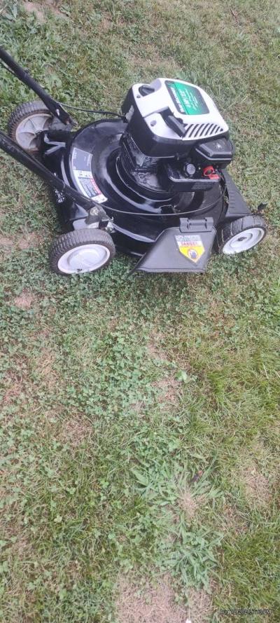 Self propelled lawnmower