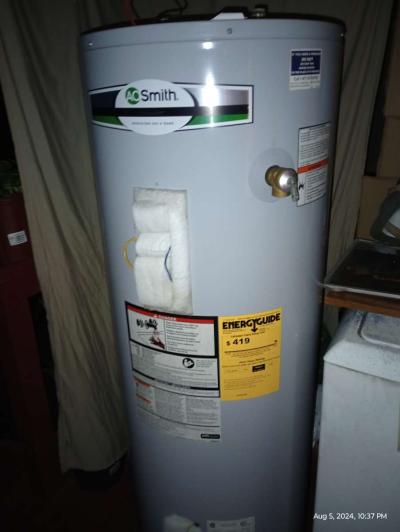 Water Heater Electric Like New