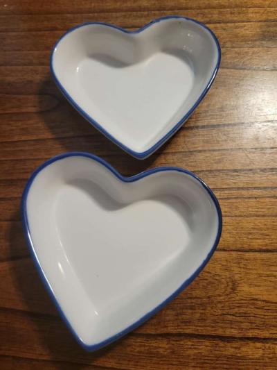 2 heart shaped serving dishes or can be used a little Trinke - Thumbnail 4