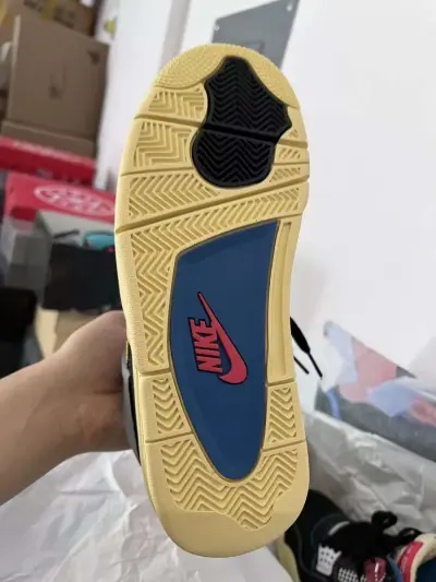 Jordan 4s x Union Off Noir - Thumbnail 6