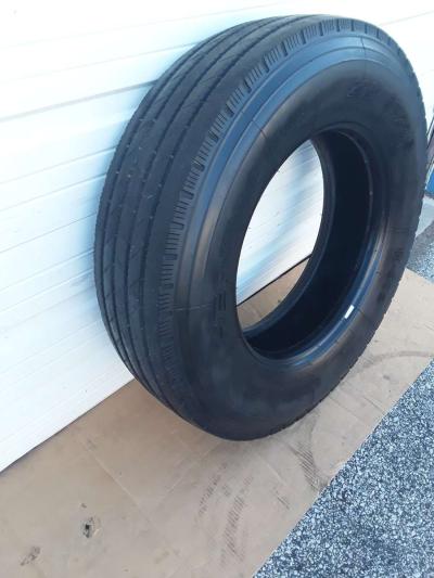 Low Pro Steer Truck Tire 29575R225 Hercules H902 Like New - Thumbnail 2