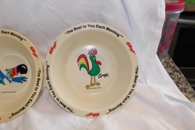 4 Vintage Kelloggs Cereal Bowls - Thumbnail 2