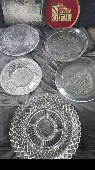 Glass Cookie and Relish serving platters - Thumbnail 5