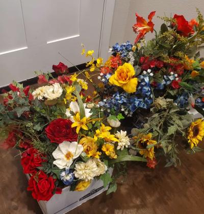 Lot of Fake Artificial Flowers - Thumbnail 2