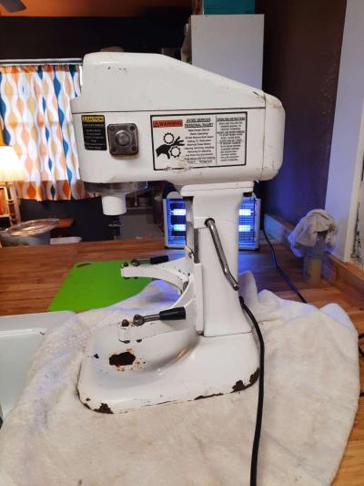 Used Globe SP08 8 Qt Bowl Lift Commercial Countertop Mixer - Thumbnail 2