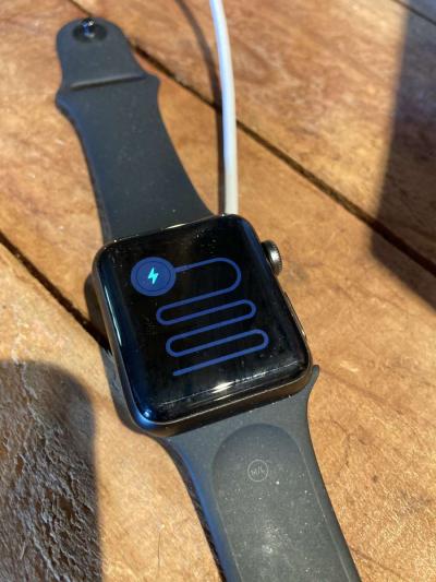 Black Band Apple Watch Series 3 - Thumbnail 4