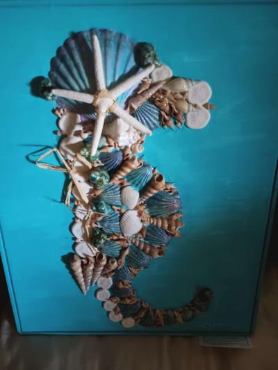 Sea Horse on Aqua Frame - Thumbnail 2