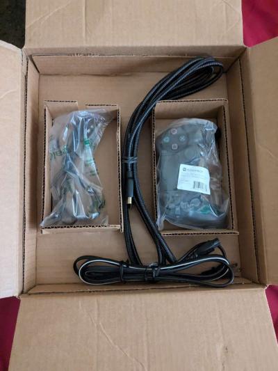 PlayStation 4 - Thumbnail 2