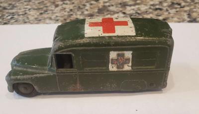 Vintage diecast Military Green Ambulance - Thumbnail 6