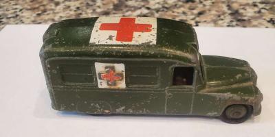 Vintage diecast Military Green Ambulance - Thumbnail 4