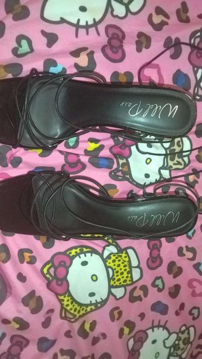 black high heels - Thumbnail 3