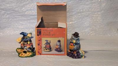 Owl Harvest Salt and Pepper Set Ceramic In Original Box - Thumbnail 2