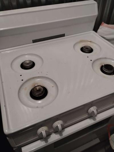 refrigerator and stove - Thumbnail 3