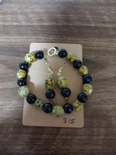 Beaded Bracelet and earrings - Conway, Arkansas