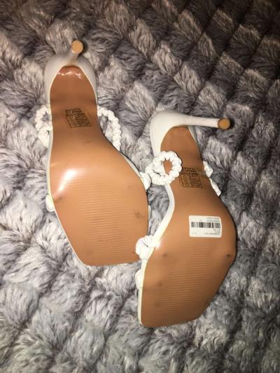white heels - Thumbnail 2