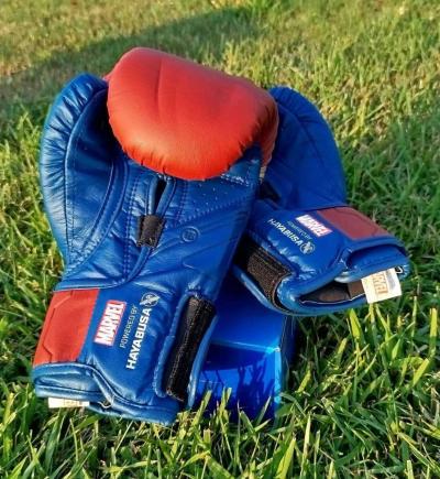 Marvels Captain Marvel Boxing Gloves - Thumbnail 5