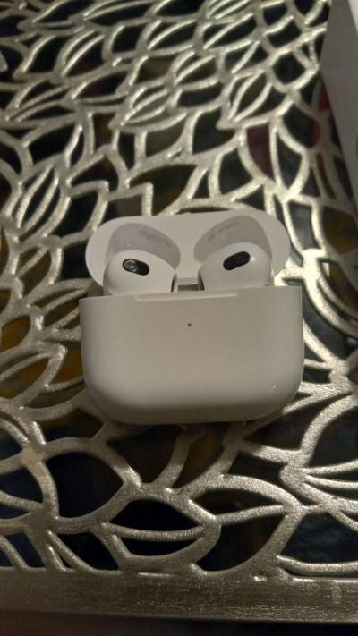 Airpod Pro 3rd Generation - Thumbnail 2