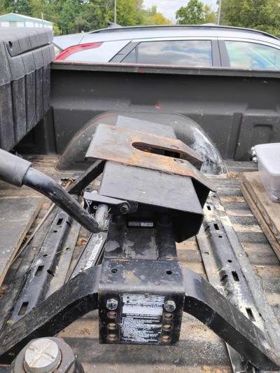 fifth wheel hitch Reese 15k - Thumbnail 3