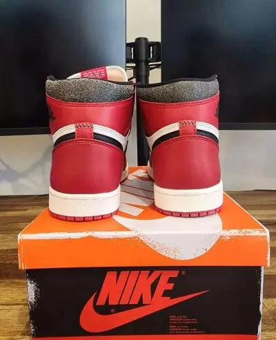 Jordan 1s Lost and Found all sizes - Thumbnail 4